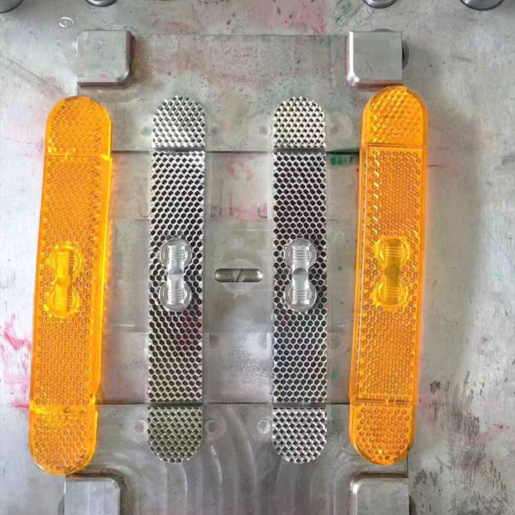 警示燈模具及產(chǎn)品